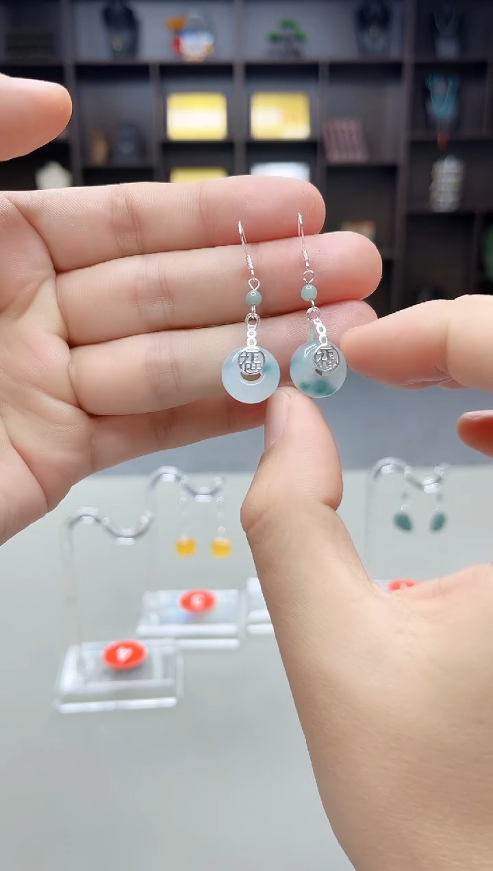 未镶嵌石英质玉（天山翠）耳饰721000