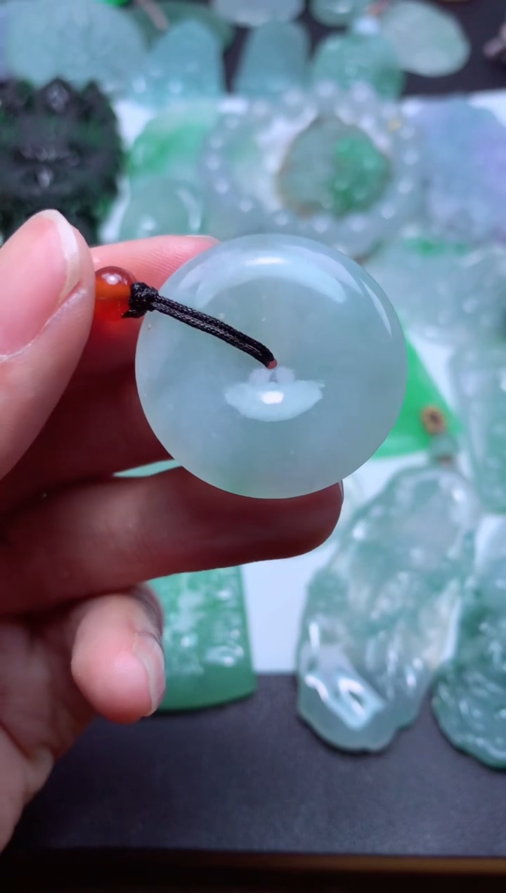 【闪购商品】翡翠颈饰未镶嵌天然翡翠