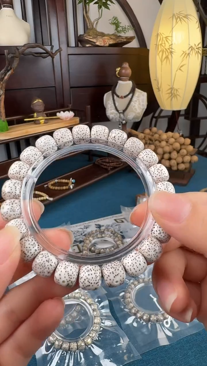 手串星月菩提骨瓷白