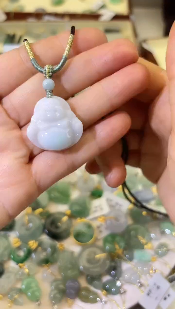 颈饰未镶嵌翡翠佛公