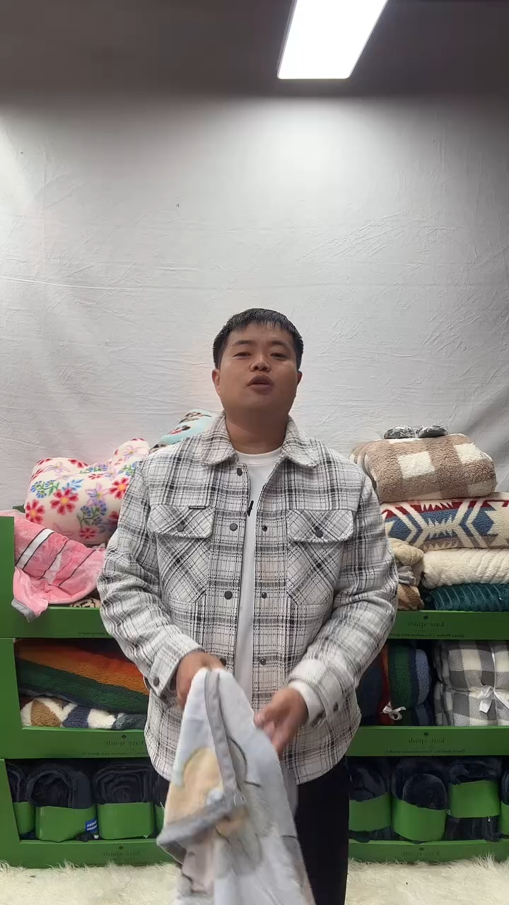 聚酯纤维2.0*2.3米奇大瑕疵