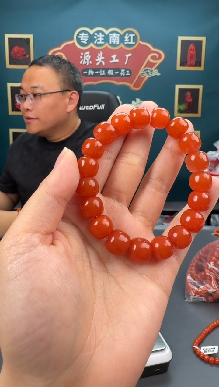 南红玛瑙手串未镶嵌028ZB0330产品一个
