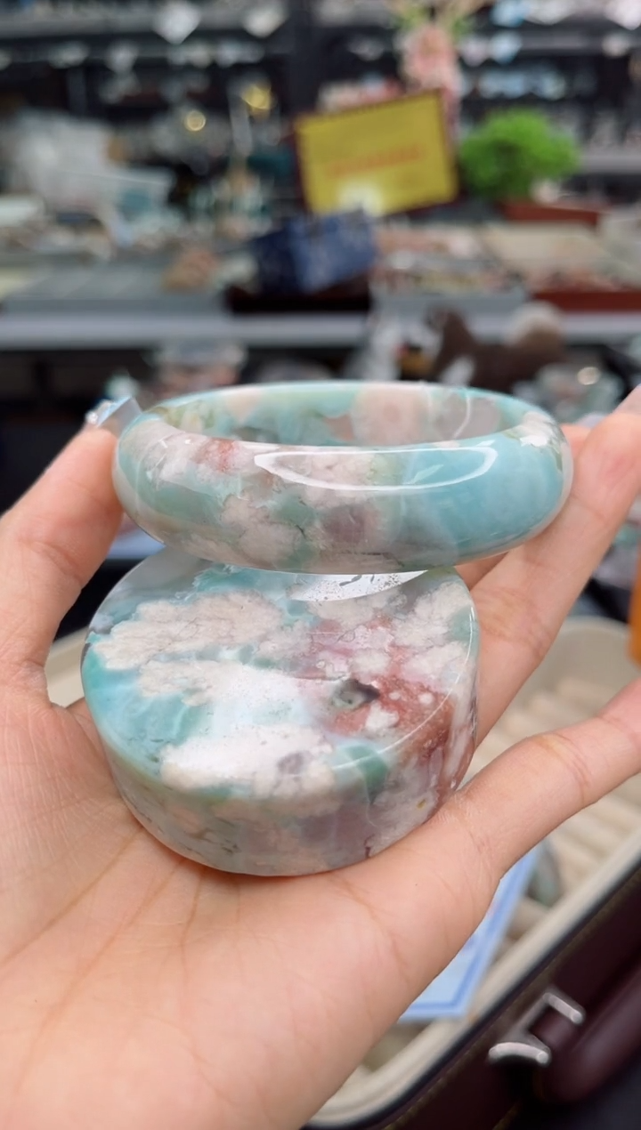 【闪购商品】石英质玉手镯未镶嵌61圈口（赠品镯心）R6362257