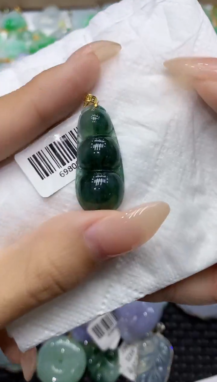 颈饰18K金镶嵌翡翠111111111111