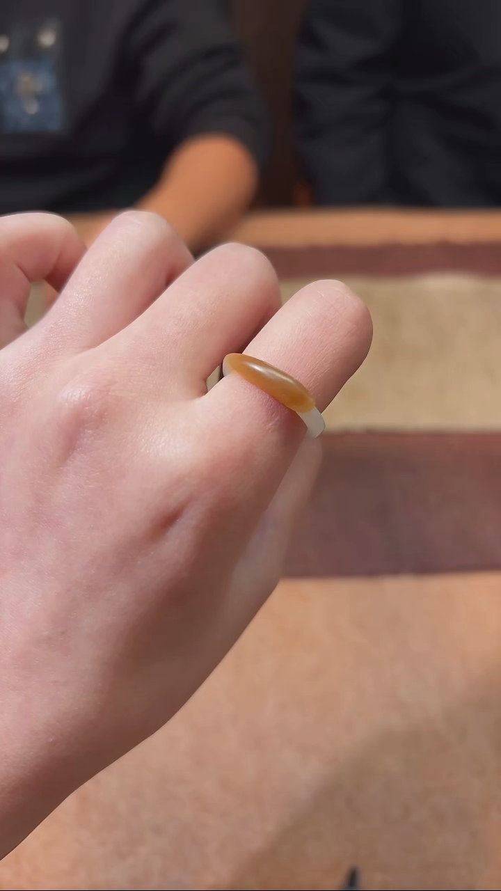 颈饰未镶嵌和田玉糖白戒圈