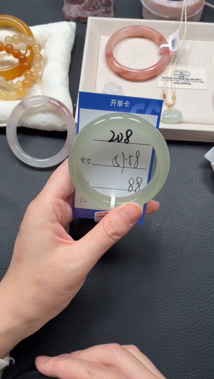 未镶嵌手镯石英质玉208