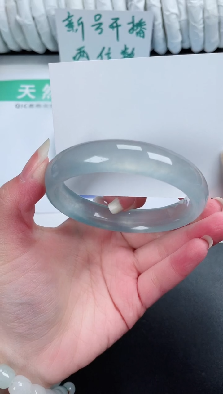 【闪购商品】石英质玉手镯未镶嵌421-61.3