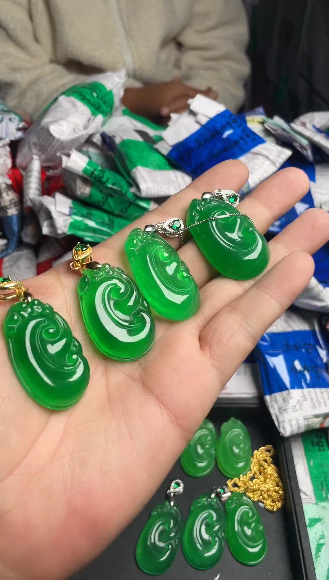 强 子 收 货时尚吊坠A-18