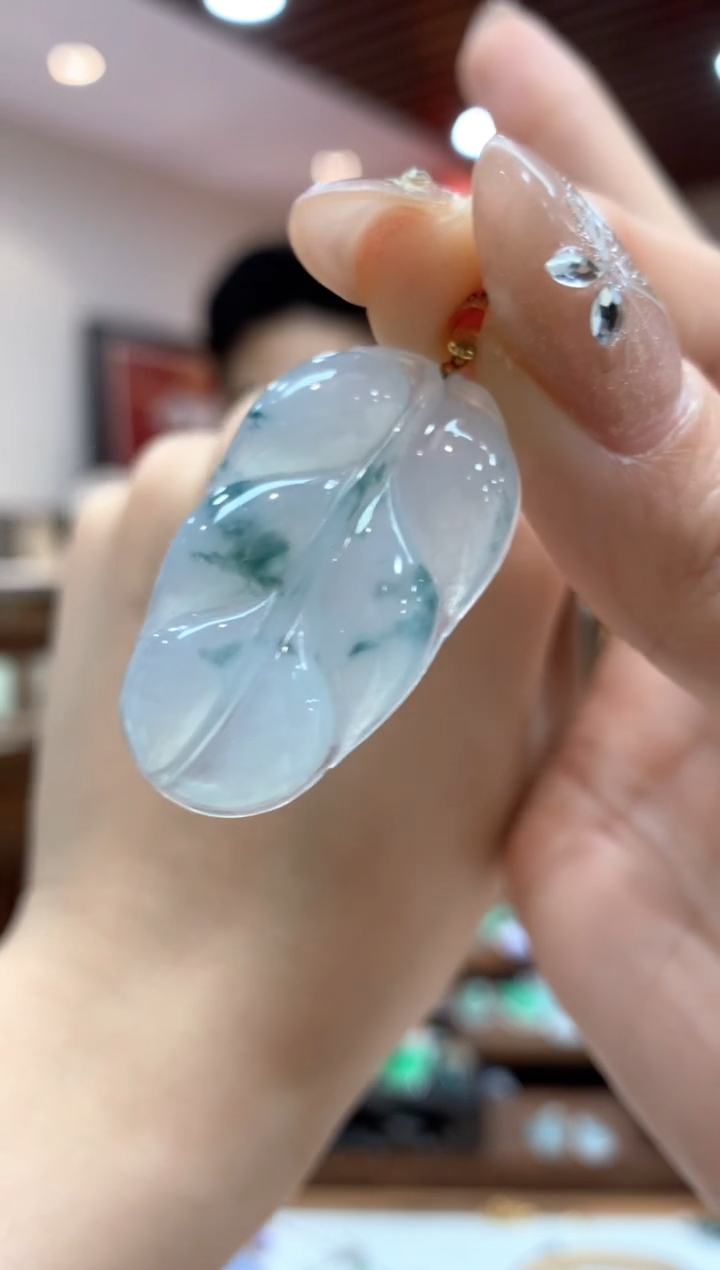 【闪购商品】翡翠吊坠(不含链)18K金镶嵌叶子
