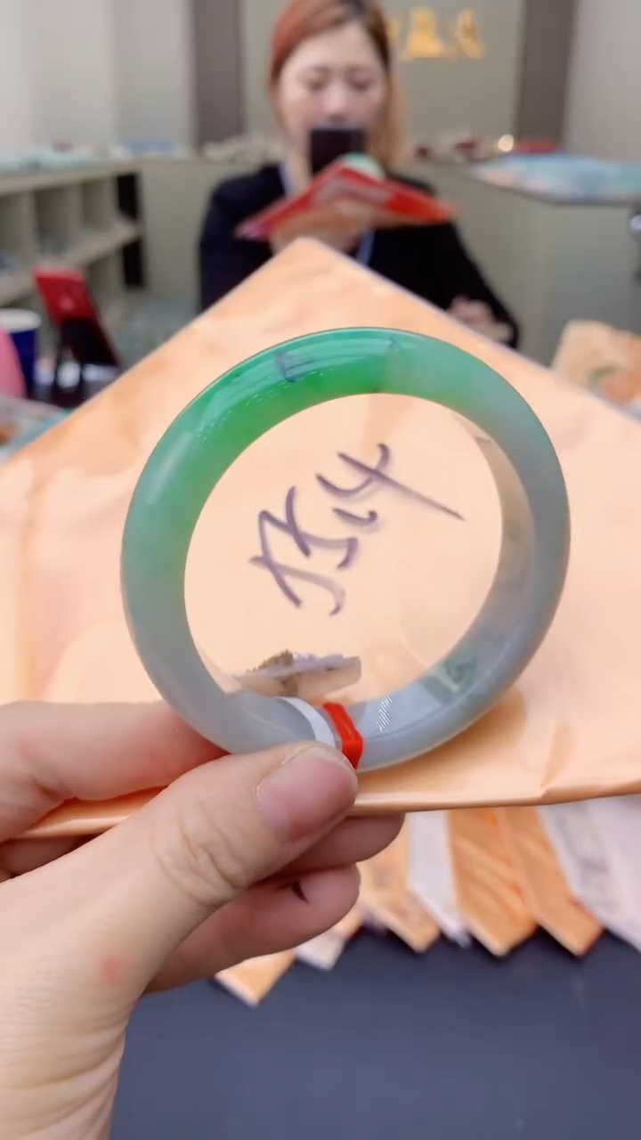 【闪购商品】翡翠手镯未镶嵌0683078074