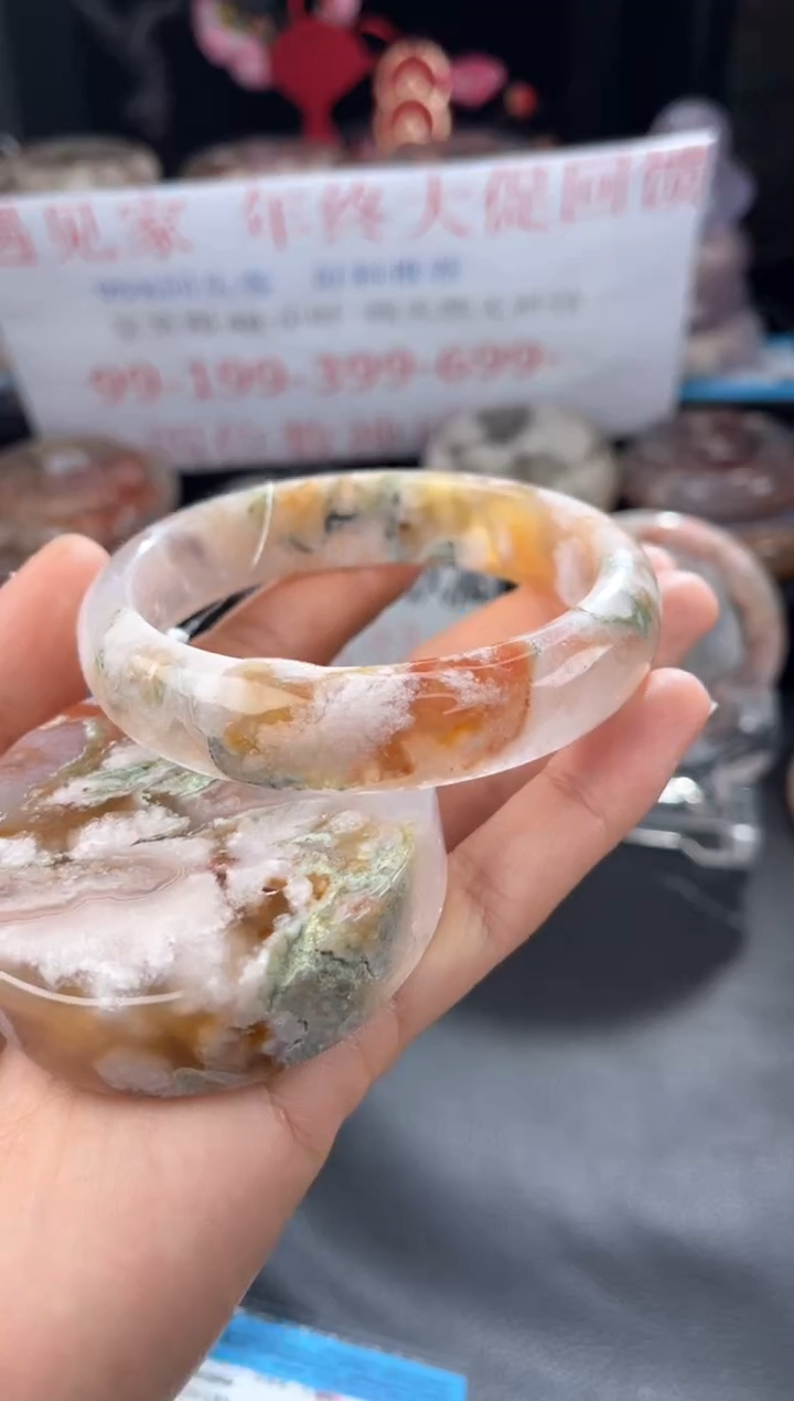 【闪购商品】石英质玉手镯未镶嵌61