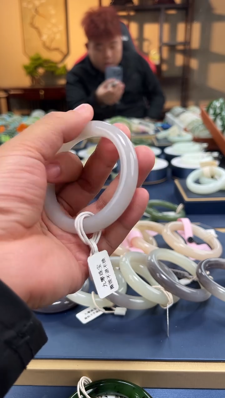 【闪购商品】和田玉手镯未镶嵌A0084-56