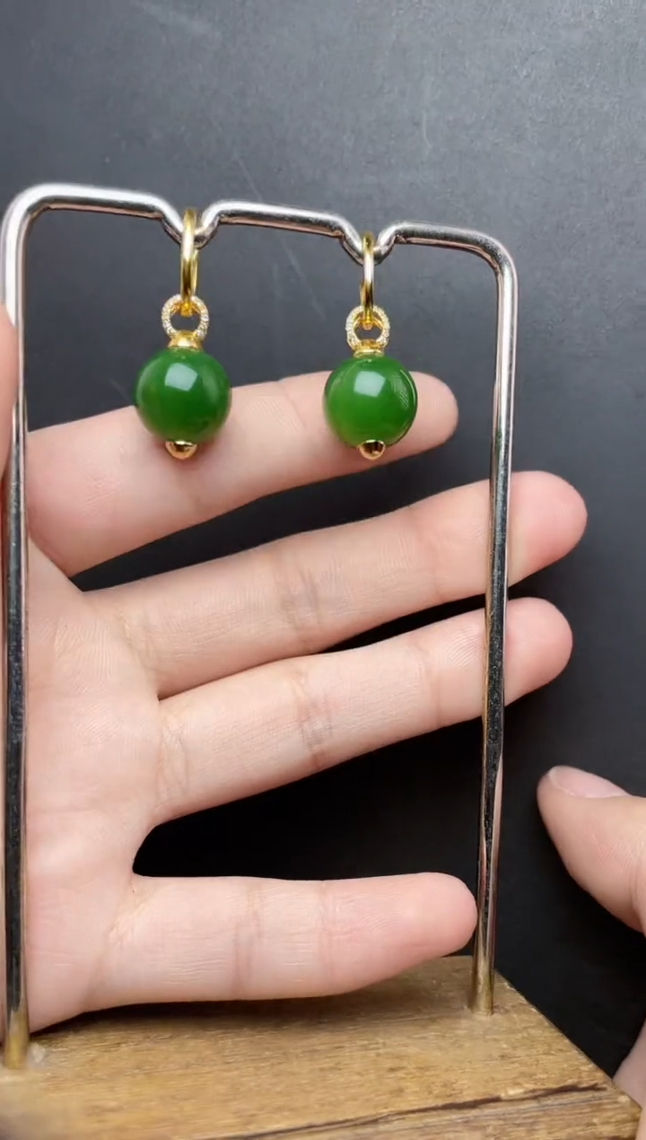 【闪购商品】和田玉耳扣18K金镶嵌碧玉圆珠耳扣一对