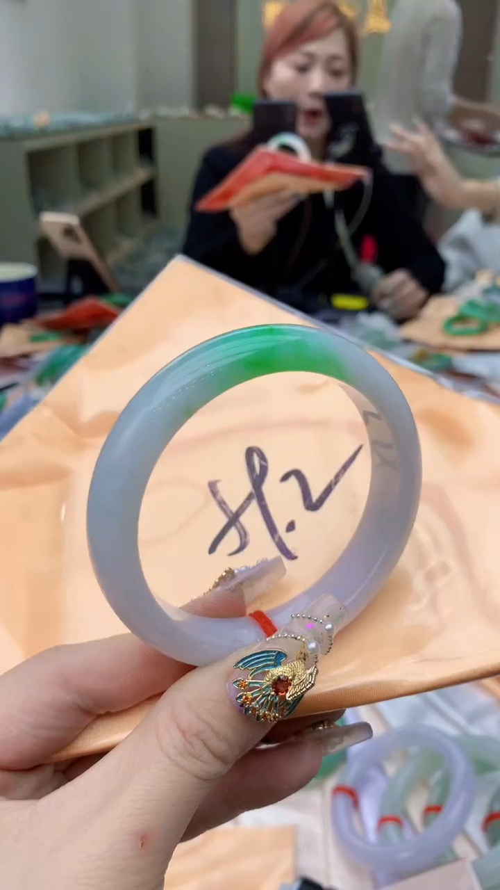【闪购商品】翡翠手镯未镶嵌0967890498