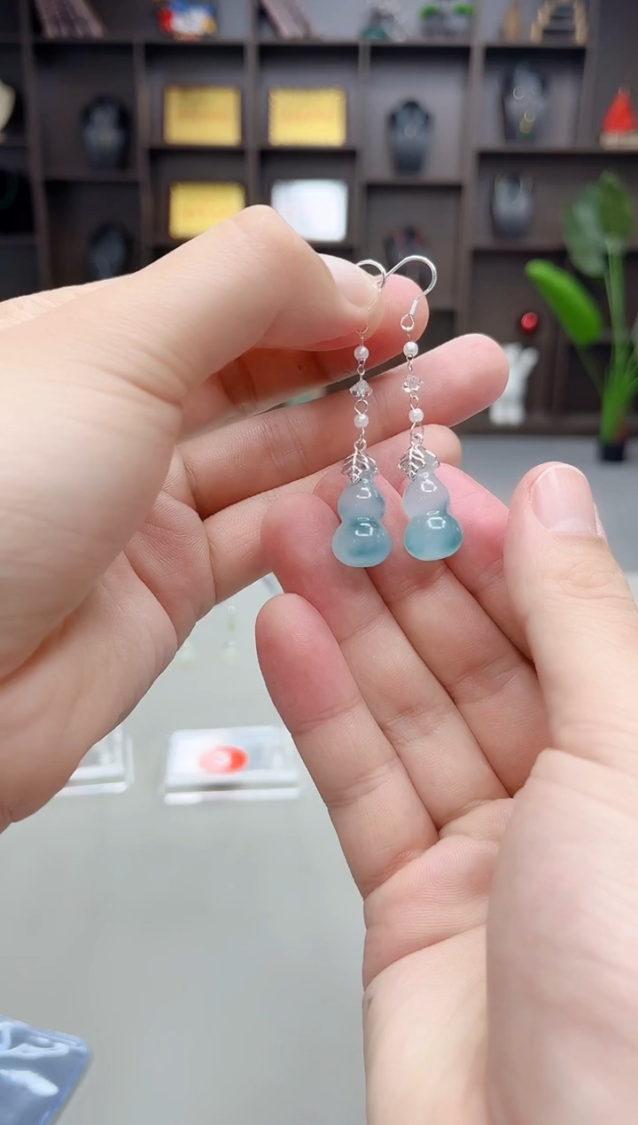 未镶嵌石英质玉（天山翠）耳饰219000