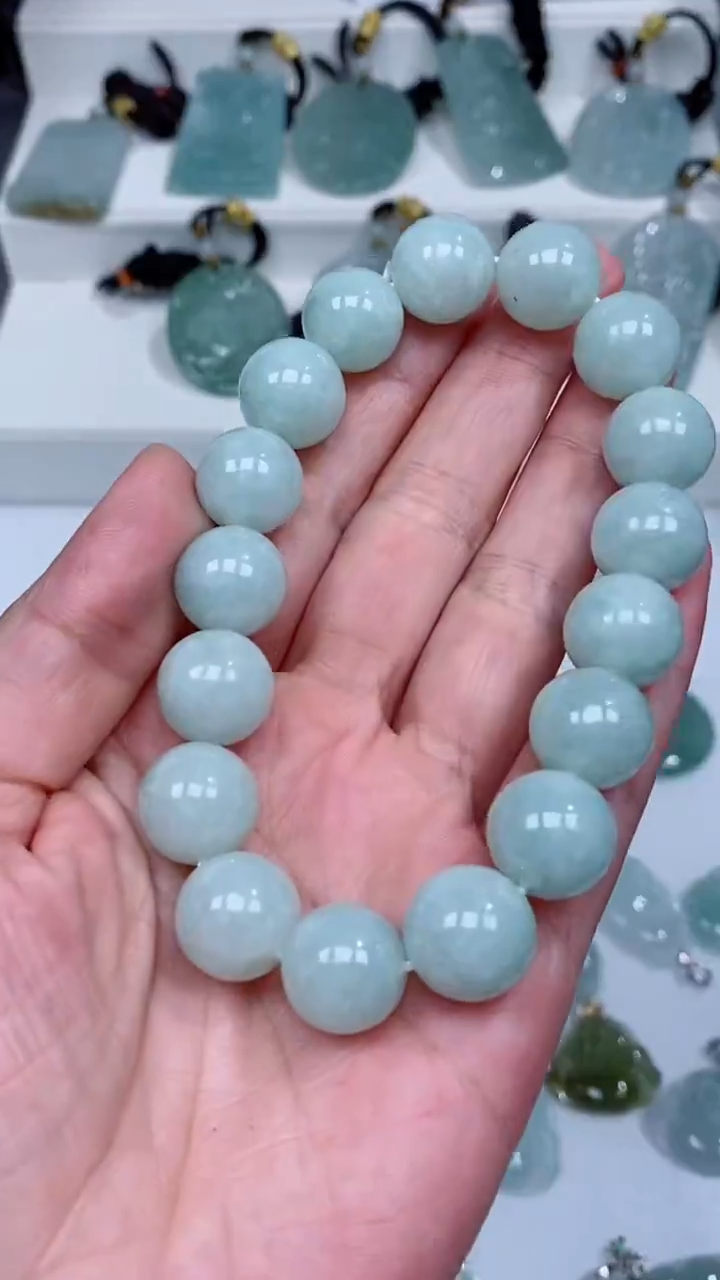 颈饰未镶嵌翡翠手串
