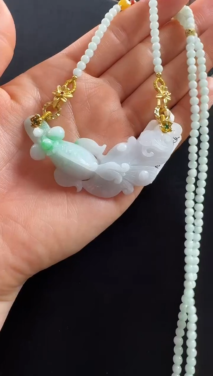 颈饰未镶嵌翡翠弯弯