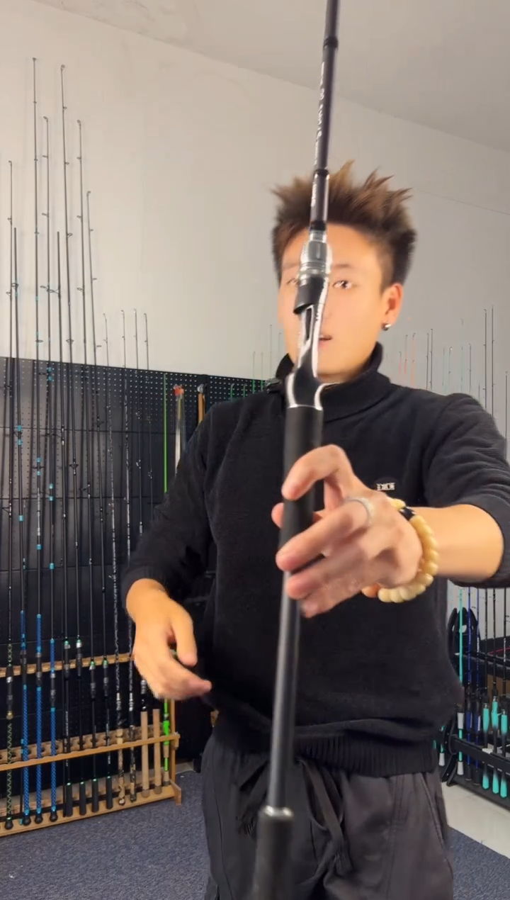 2.1m碳素2.28米三节路亚竿枪柄（瑕疵尾货竿，没有售后，介意勿拍）