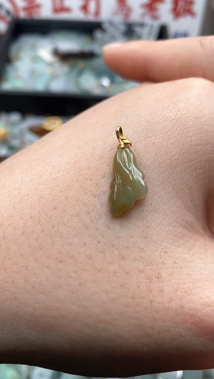 【闪购商品】翡翠颈饰未镶嵌哥哥