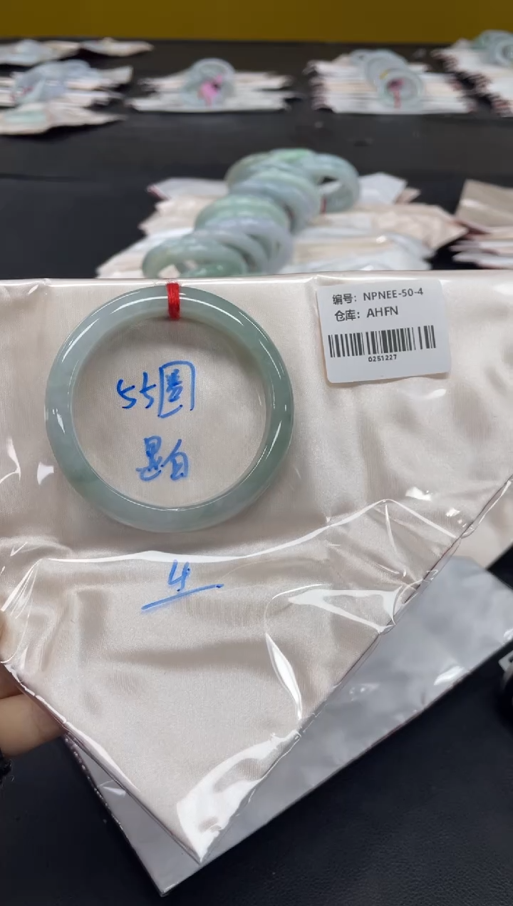 未镶嵌手镯翡翠翡翠手镯