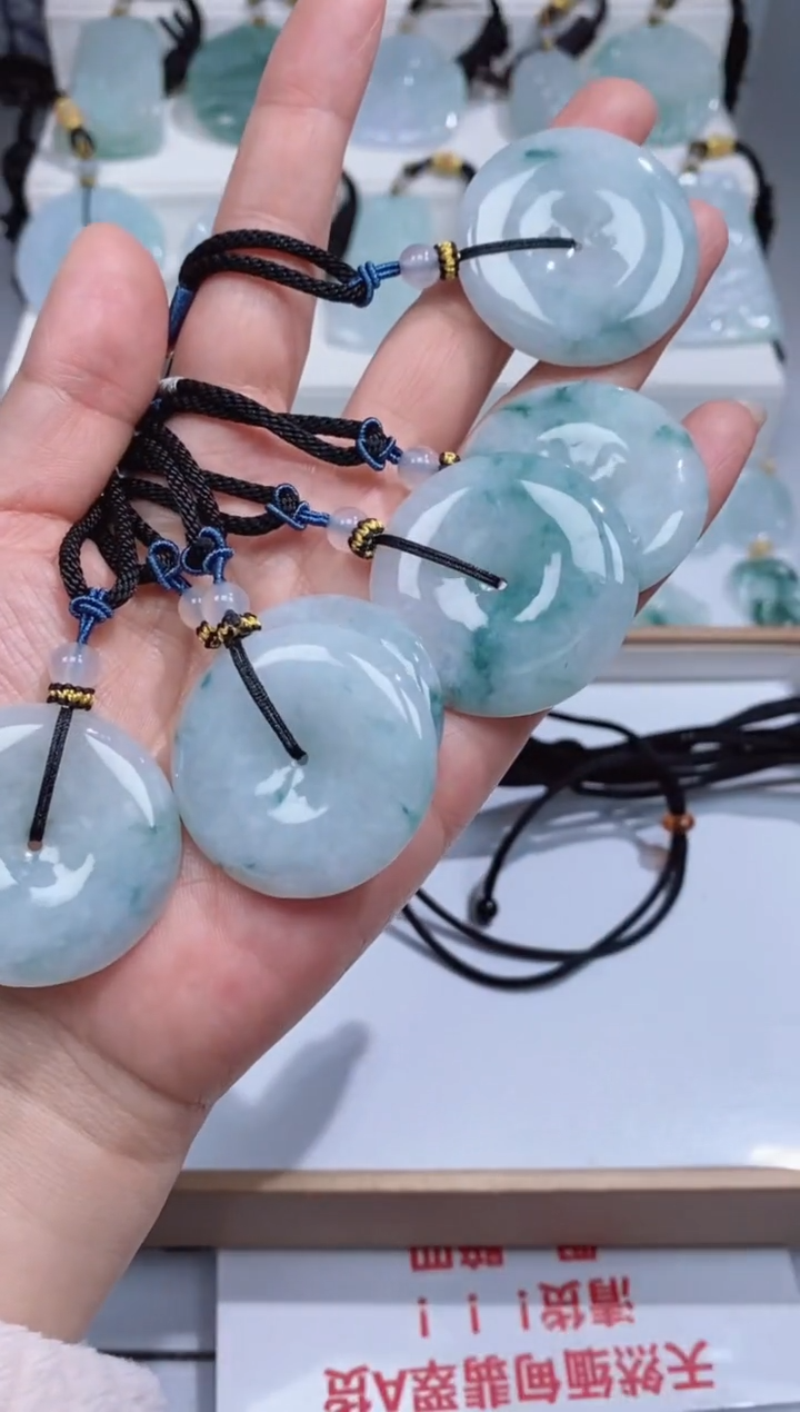 颈饰未镶嵌翡翠吊坠团购多样性发一件