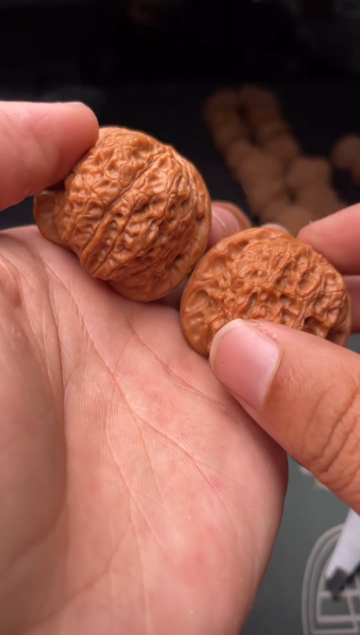 把件文玩核桃a267   血麒麟   38尺