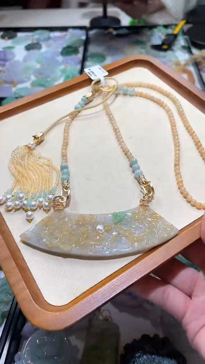 【闪购商品】翡翠颈饰未镶嵌吊坠