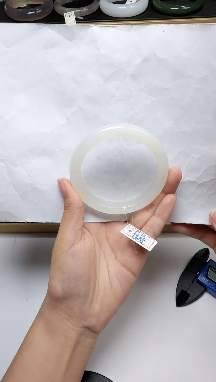 【闪购商品】和田玉手镯未镶嵌58.6圈口 YY