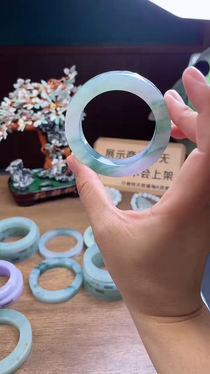 定制翡翠手镯未镶嵌定制
