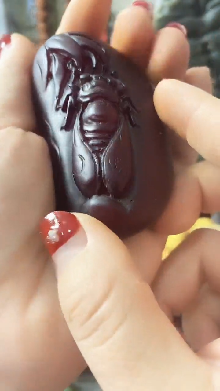 【闪购商品】蜜蜡裸石未镶嵌蝉 手把件