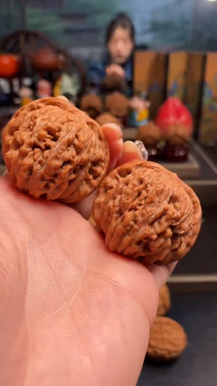 【闪购商品】文玩核桃把件H 214四座楼43尺