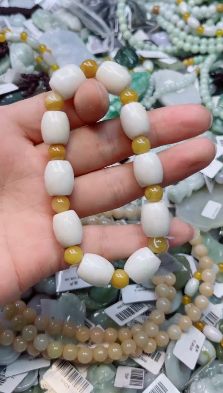 【闪购商品】翡翠颈饰未镶嵌00018599