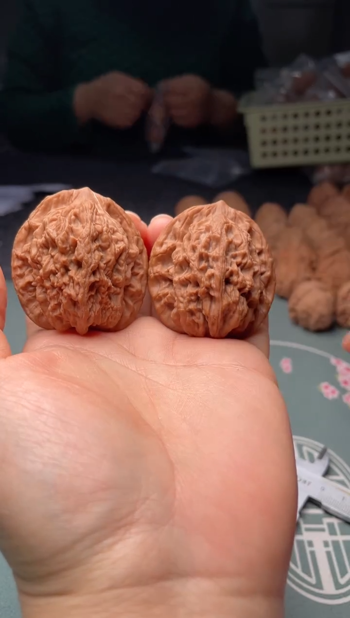 把件文玩核桃w228   麦虎    43尺