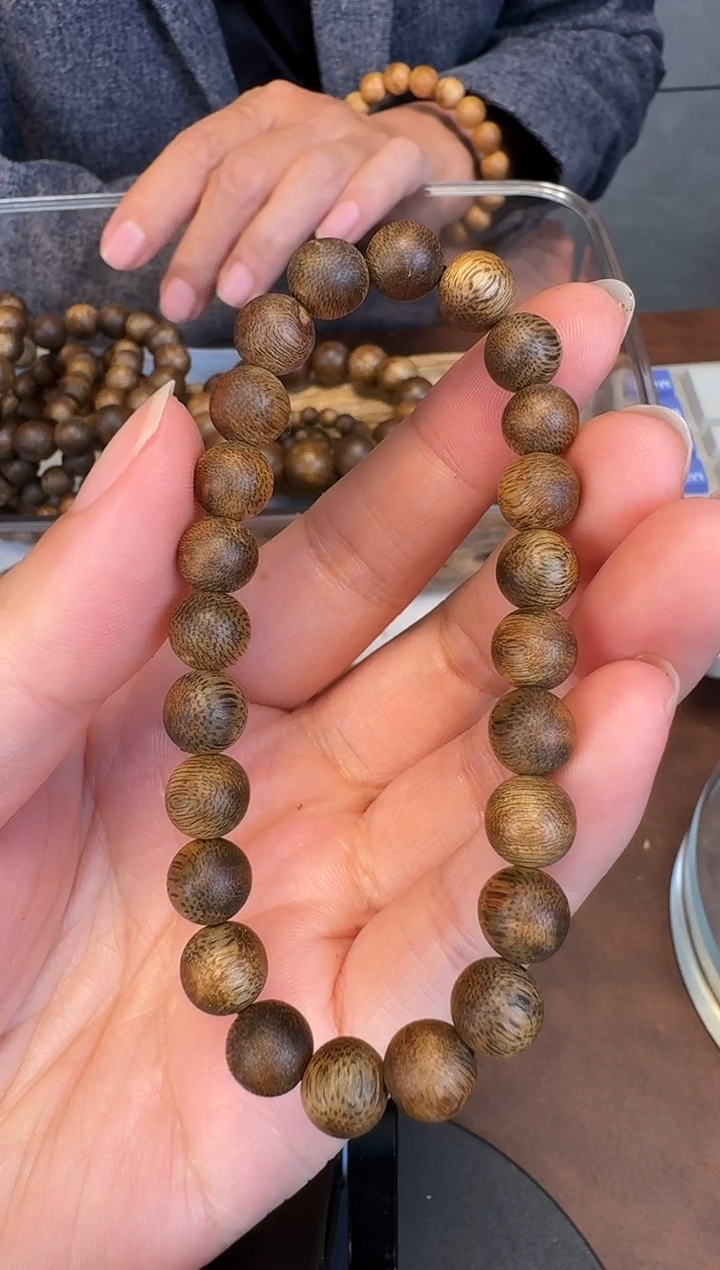 沉香手串2014年10年老树单圈0.8的5克+