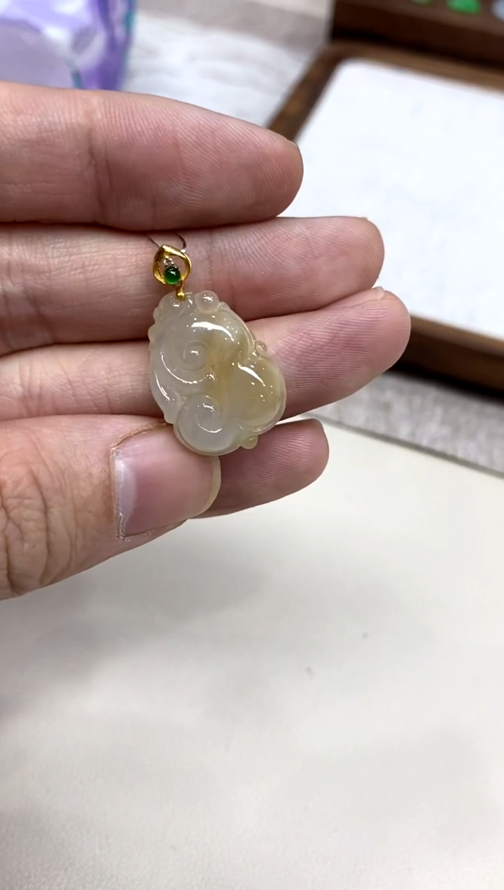 【闪购商品】翡翠吊坠(不含链)18K金镶嵌如意