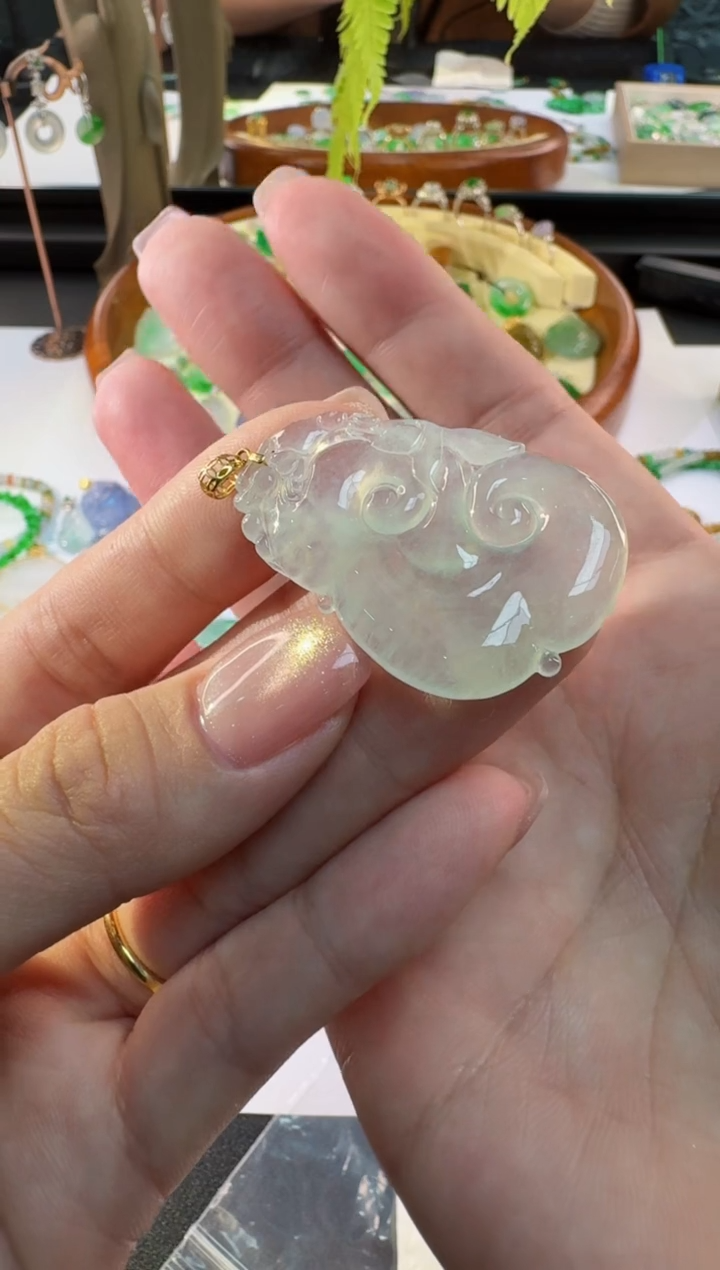 【闪购商品】翡翠颈饰18K金镶嵌缅甸A货翡翠吊坠