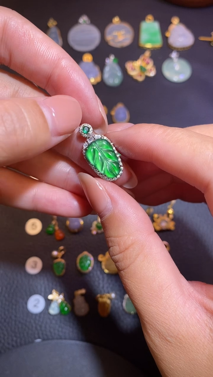 颈饰银S925镶嵌翡翠a货翡翠