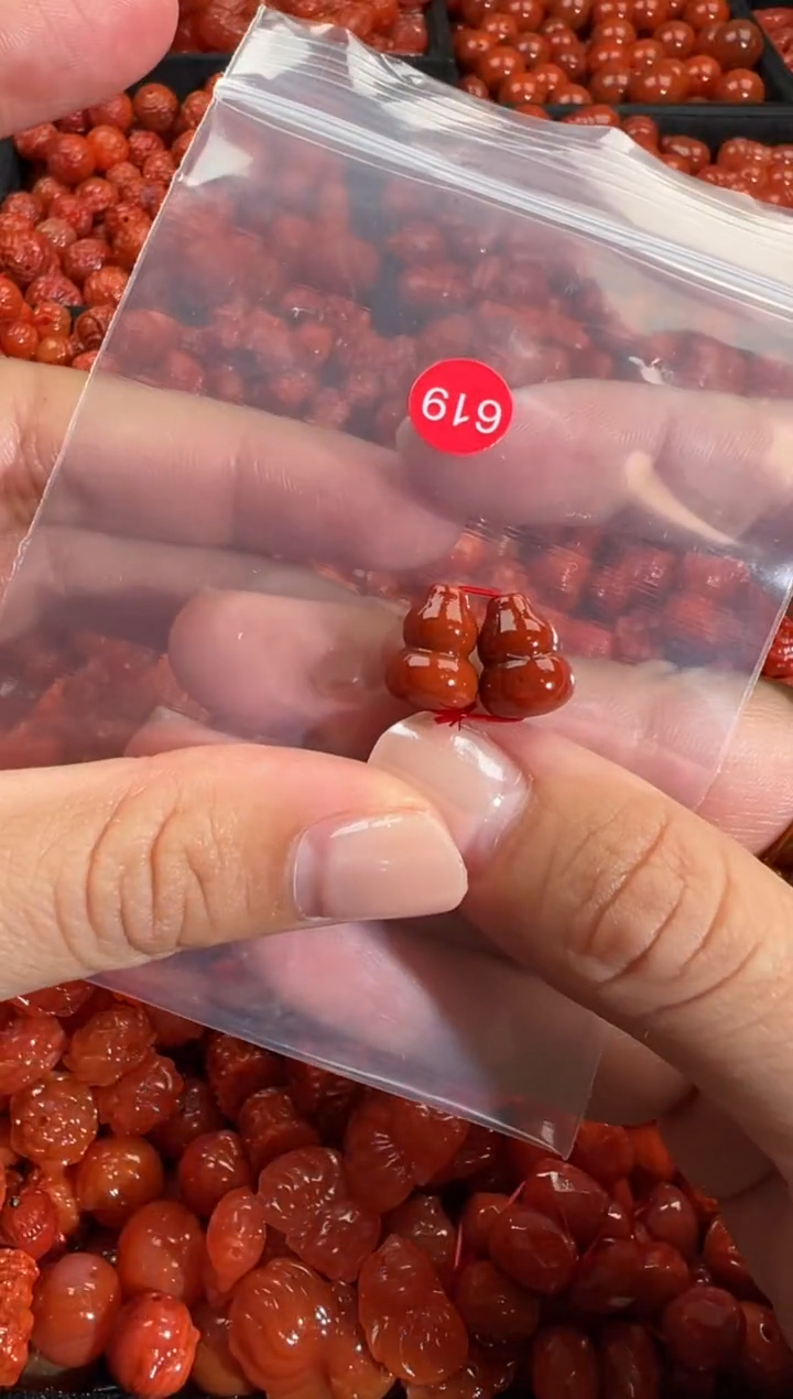颈饰未镶嵌南红玛瑙1