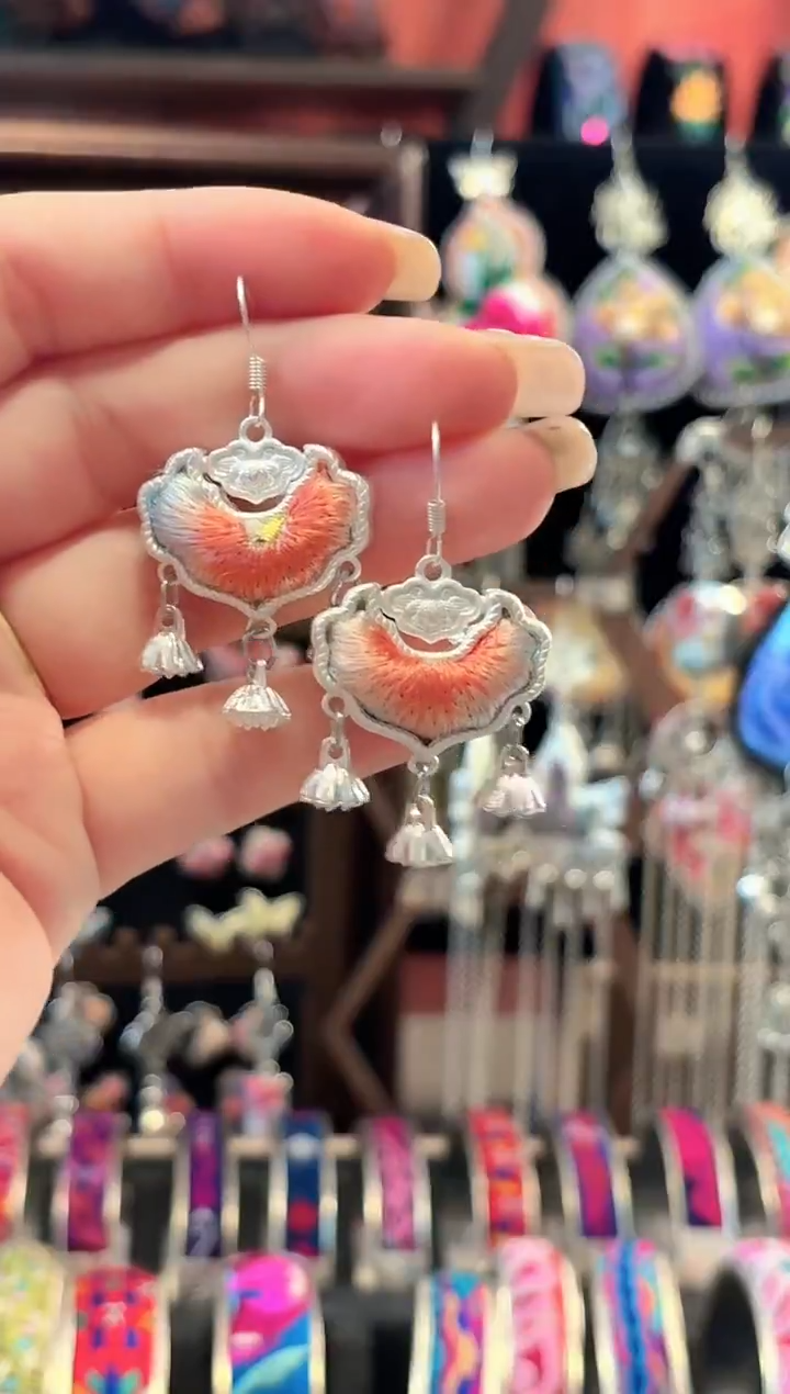 织绣 云织谣民族风精美饰品   144