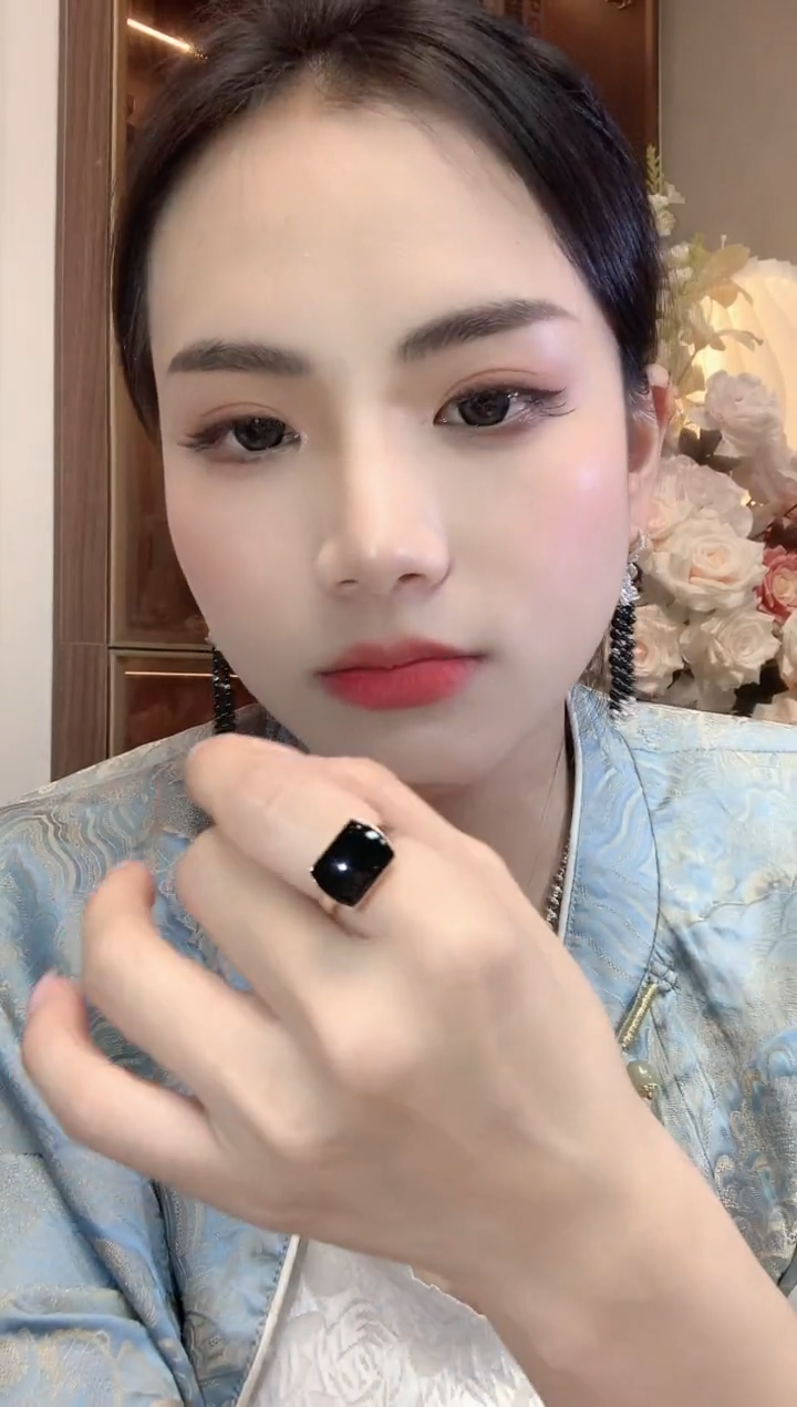 【闪购商品】翡翠18K金镶嵌戒指D35一件