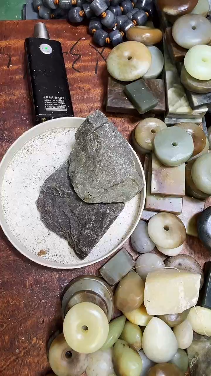 未镶嵌和田玉珠宝半成品1