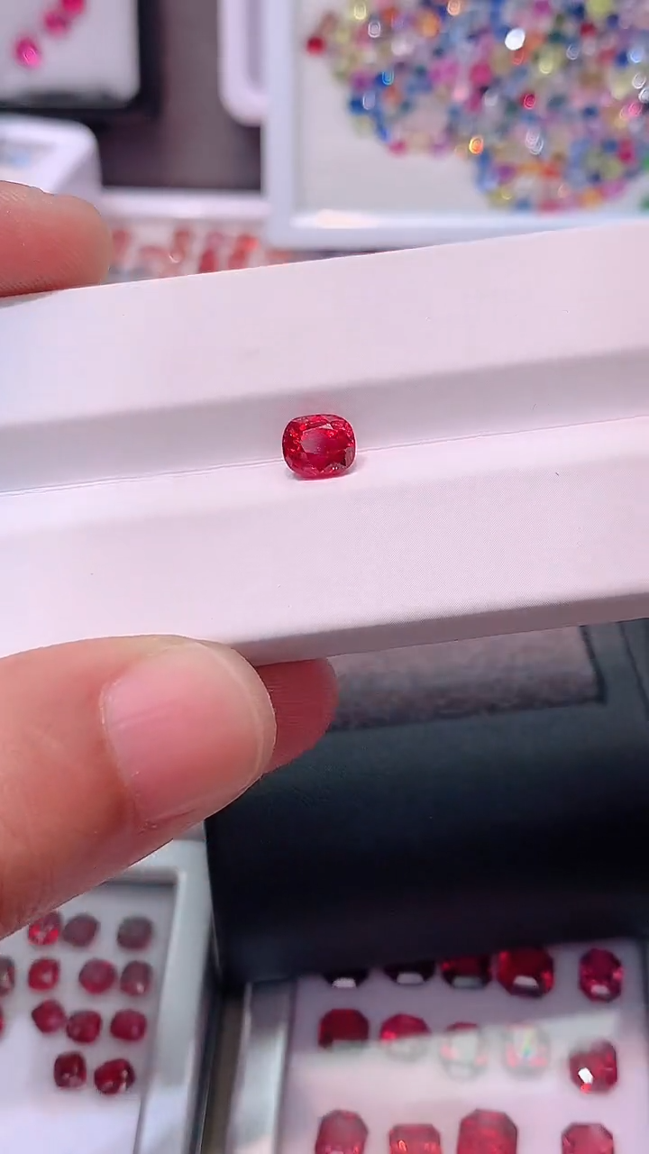 【闪购商品】尖晶石裸石未镶嵌吉尔德双证绝地1.57