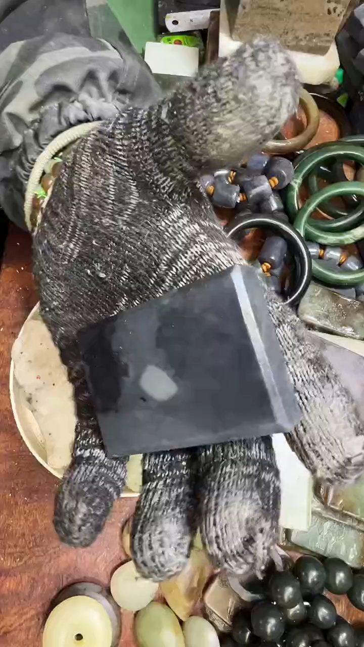 未镶嵌和田玉珠宝半成品1