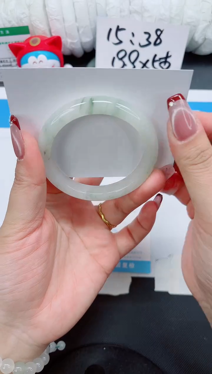 【闪购商品】石英质玉手镯未镶嵌32