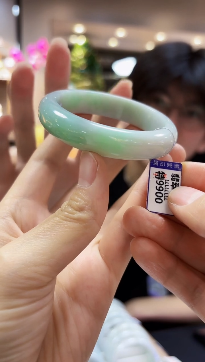 【闪购商品】翡翠颈饰未镶嵌55手镯