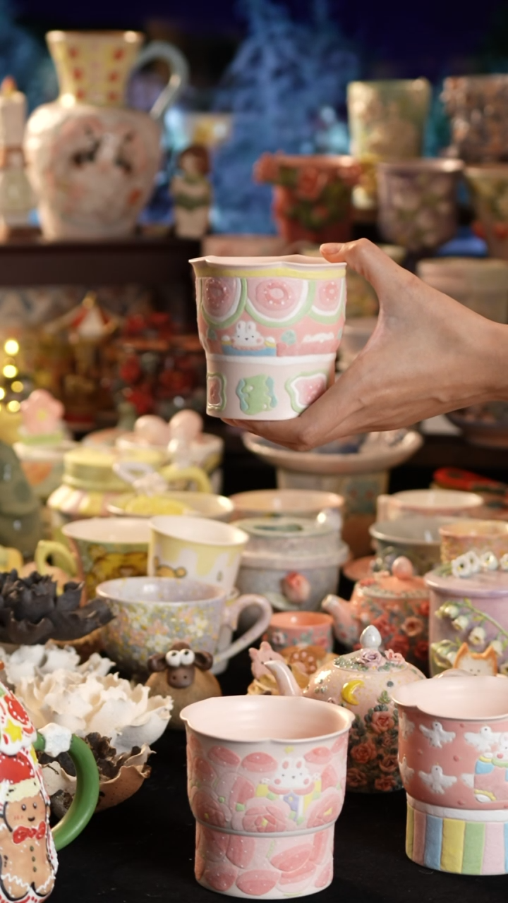 摆件陶景德镇釉下彩手绘设计师款陶瓷