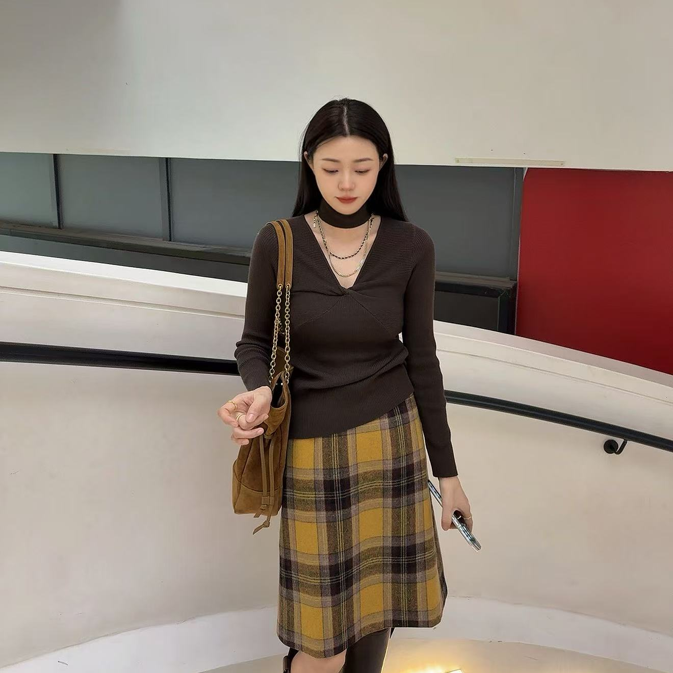 脖套V领扭结针织打底