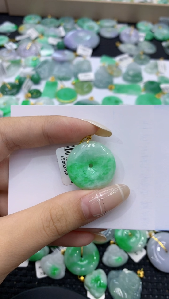 颈饰18K金镶嵌翡翠天然缅甸翡翠A货