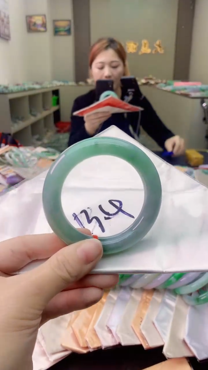 【闪购商品】翡翠手镯未镶嵌0230171364