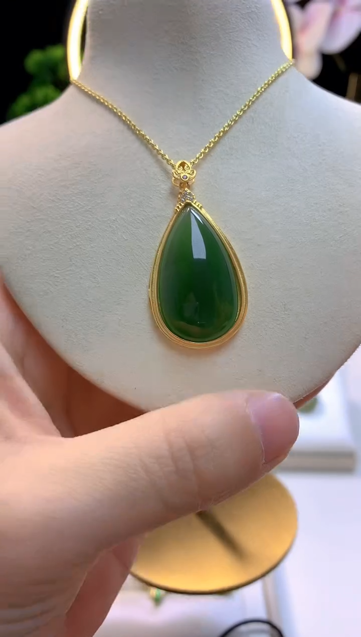 【闪购商品】和田玉吊坠银S925镀金镶嵌大水滴